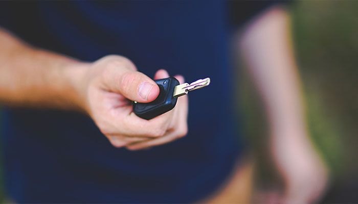Sistemi dall’allarme elettronici, meccanici e satellitari per evitare il furto auto: qual è il migliore